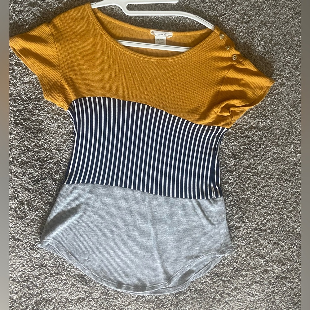 Multicolored shirt